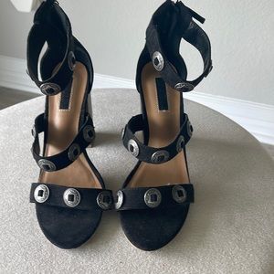 Black back zip wide heel